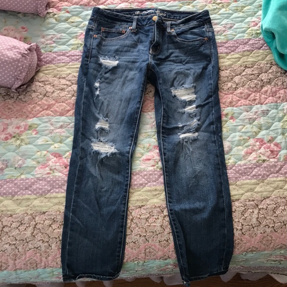 American Eagle Outfitters Denim - American Eagle slouchy destroyed jeans size 4